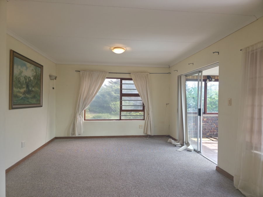 3 Bedroom Property for Sale in Wavecrest Eastern Cape